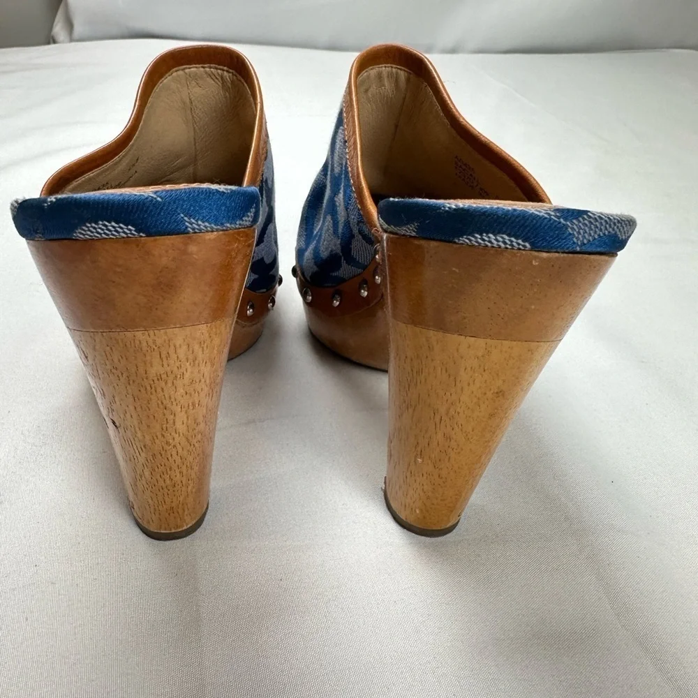 TRENDING VINTAGE Y2K Coach Women's Blue Patterned Clog Mules